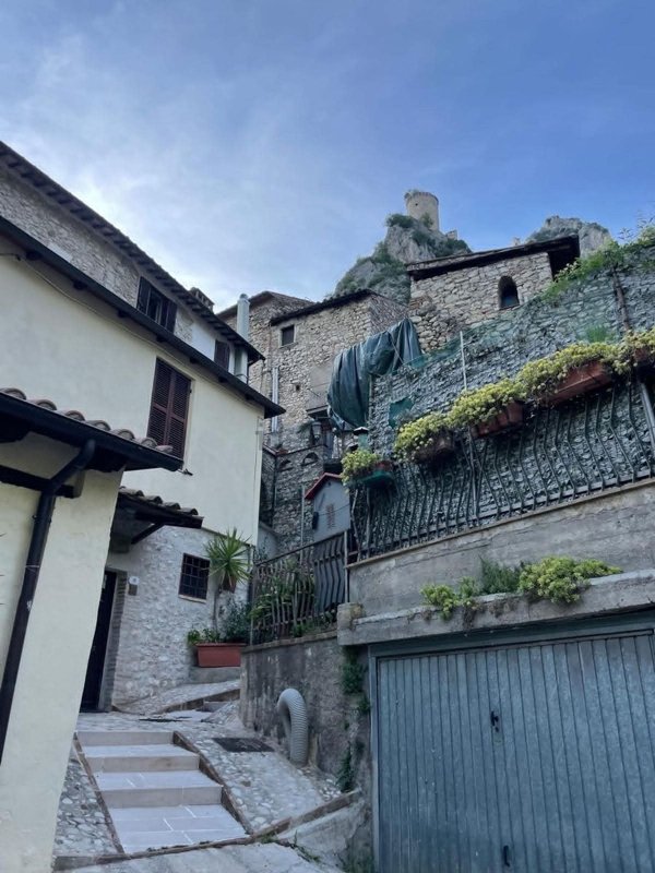 casa semindipendente in vendita a Terni