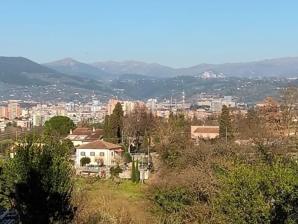 casa indipendente in vendita a Terni in zona Collescipoli