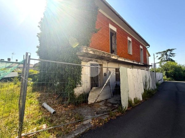 casa indipendente in vendita a Terni in zona Rivo