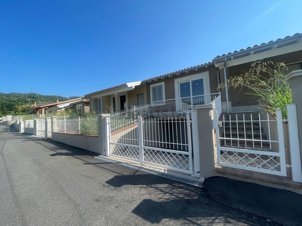 casa indipendente in vendita a Terni in zona Boccaporco