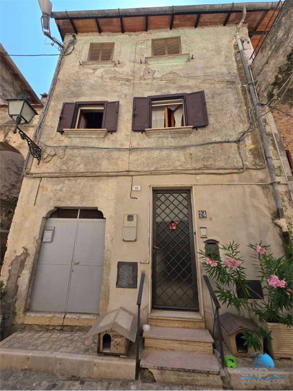 casa indipendente in vendita a Terni
