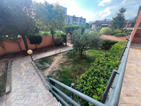 casa indipendente in vendita a Terni