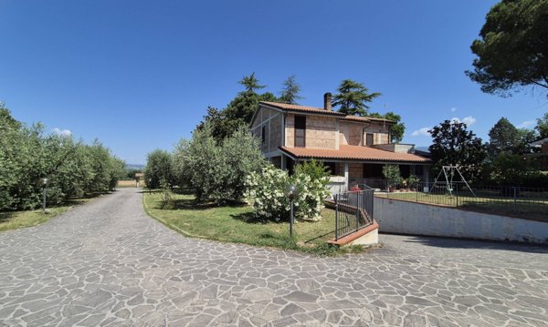 casa indipendente in vendita a Terni in zona Poscargano