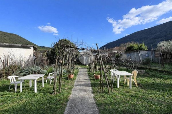 appartamento in vendita a Terni in zona Marmore