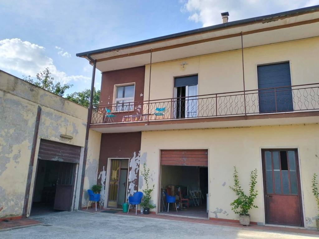 casa indipendente in vendita a Terni in zona Gabelletta