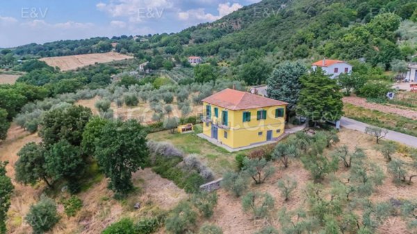casa indipendente in vendita a Terni in zona Cesi