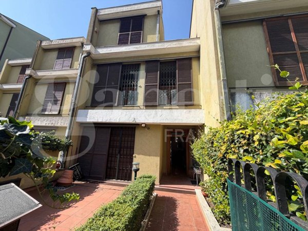 casa indipendente in vendita a Terni