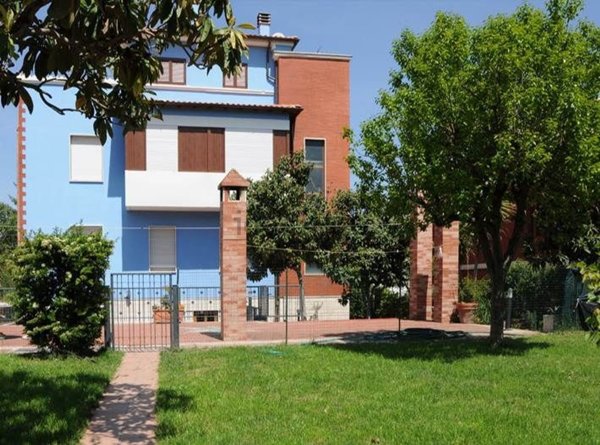 casa indipendente in vendita a Terni