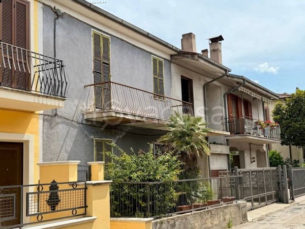 casa indipendente in vendita a Terni in zona Trevi