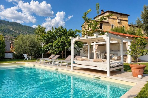 casa indipendente in vendita a Terni