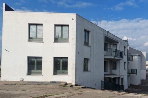 locale di sgombero in vendita a Terni in zona Collescipoli