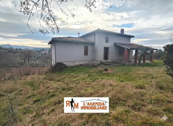 casa indipendente in vendita a Terni