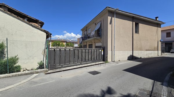 casa indipendente in vendita a Terni