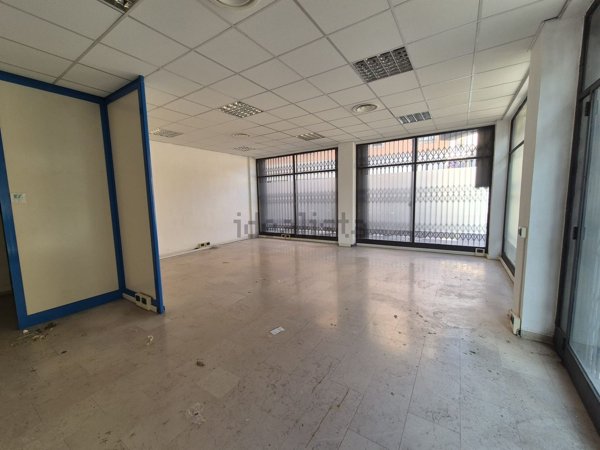 locale commerciale in vendita a Terni in zona Centro Città