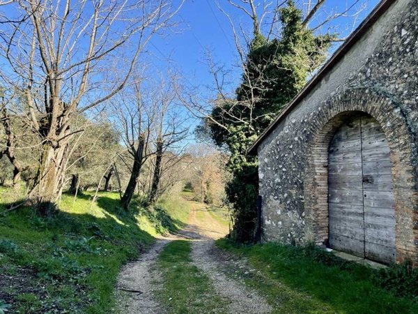 casa indipendente in vendita a Terni in zona Centro Città