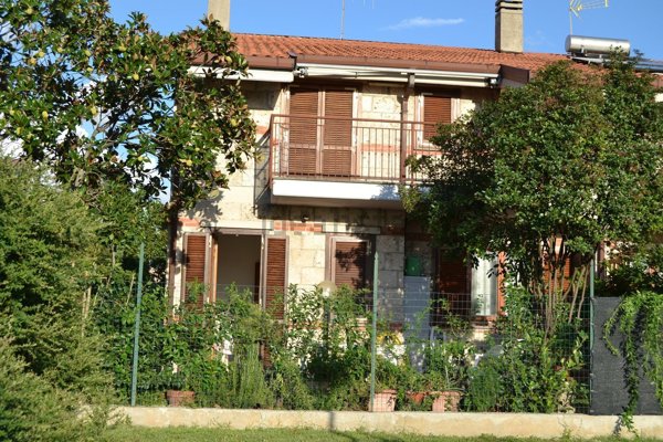 casa indipendente in vendita a Terni in zona Rivo