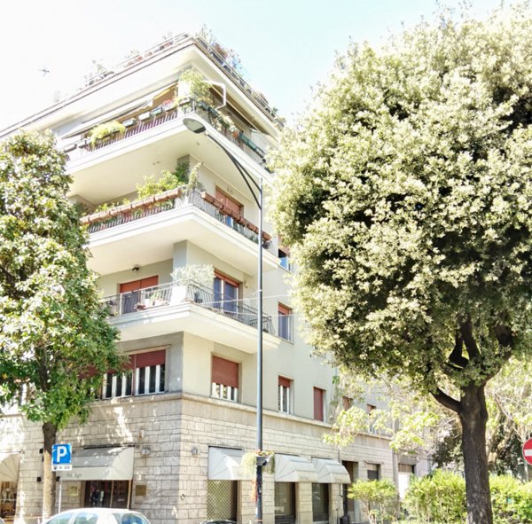 locale commerciale in vendita a Terni