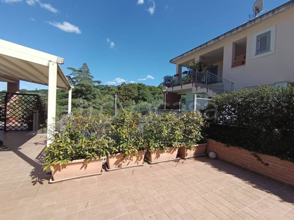 casa indipendente in vendita a Terni in zona Vocabolo Valenza