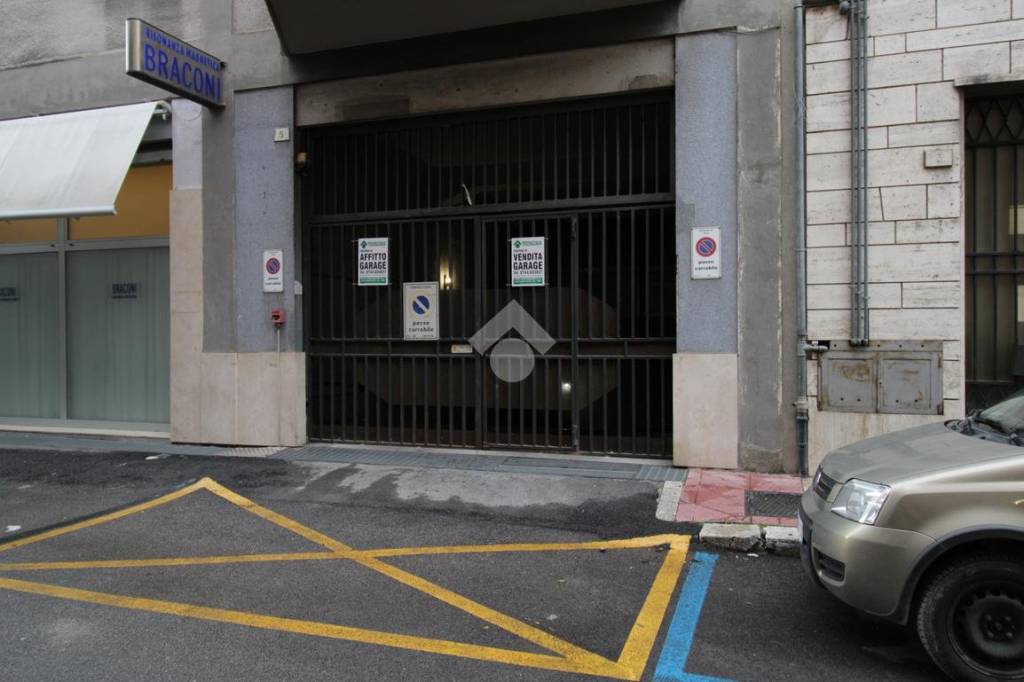 box auto in vendita a Terni in zona Centro Città