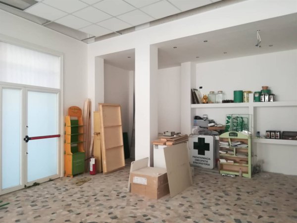 locale commerciale in vendita a Terni in zona Centro Città