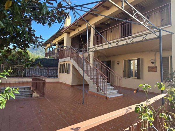 casa indipendente in vendita a Terni in zona Campitello
