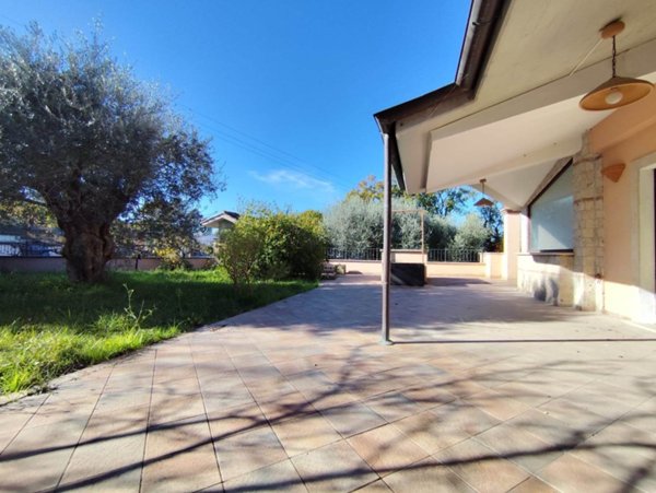 casa indipendente in vendita a Terni in zona Collescipoli