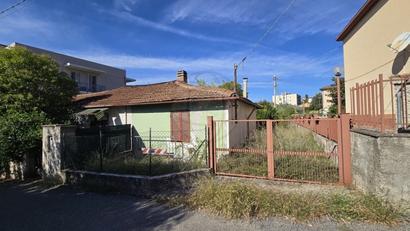 casa indipendente in vendita a Terni in zona Campitello