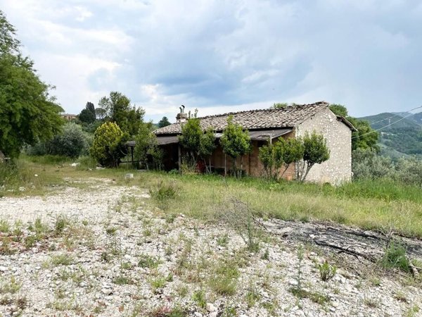 casa indipendente in vendita a Terni in zona Trevi