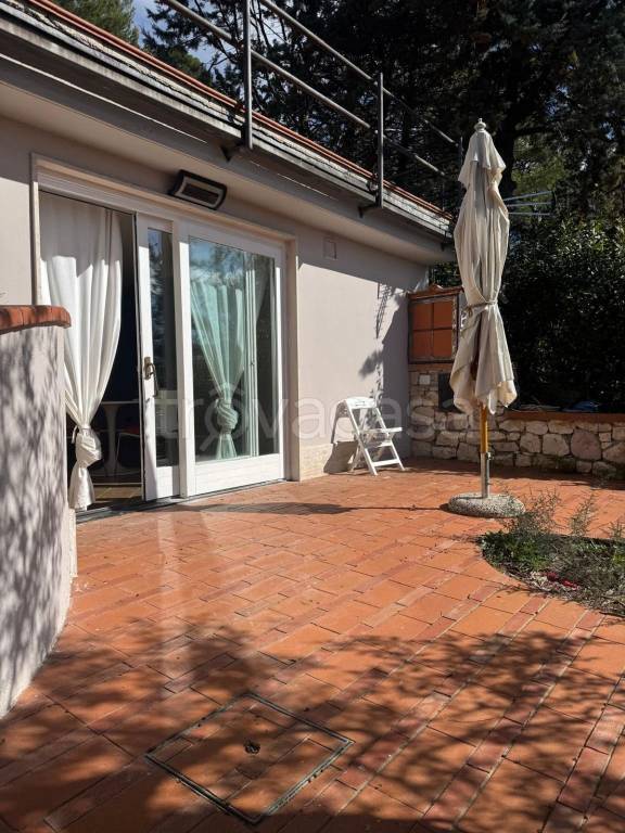 casa indipendente in vendita a Terni in zona Piedimonte