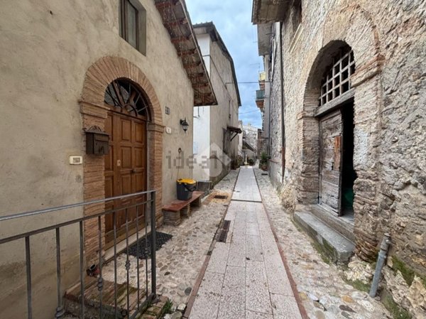 casa indipendente in vendita a Terni in zona Collestatte