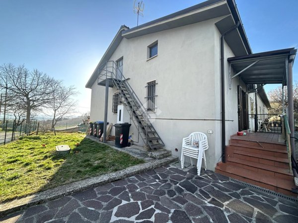 casa indipendente in vendita ad Avigliano Umbro in zona Sismano