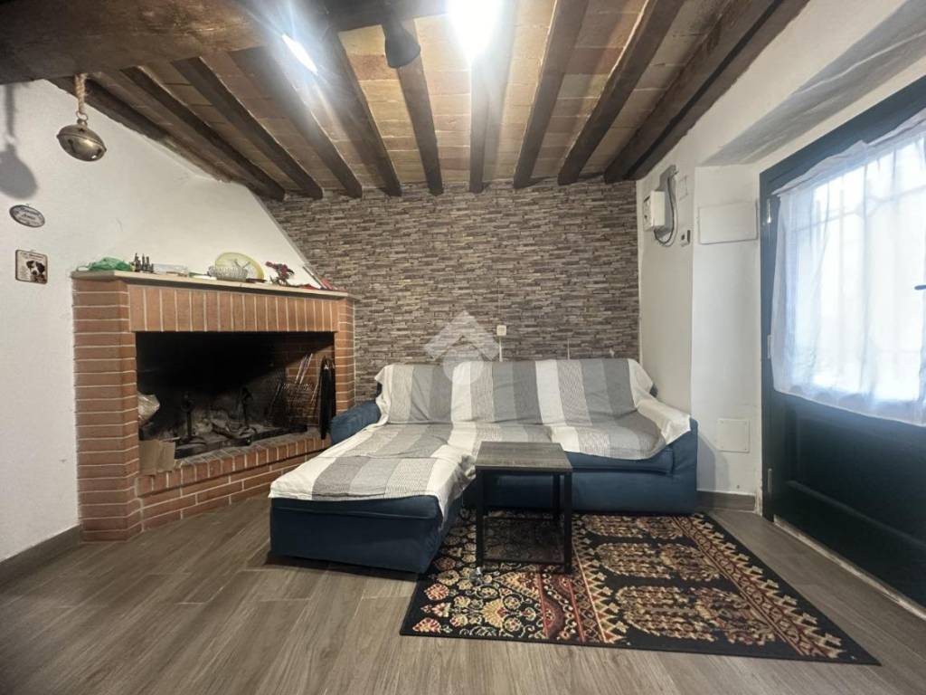 casa indipendente in vendita ad Avigliano Umbro in zona Sismano