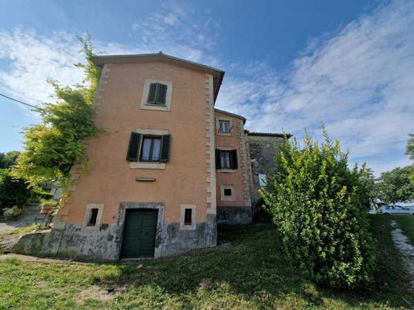 casa indipendente in vendita ad Avigliano Umbro