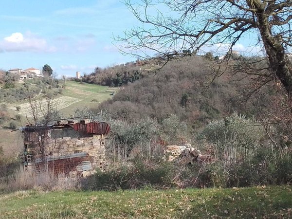 casa indipendente in vendita ad Avigliano Umbro in zona Sismano