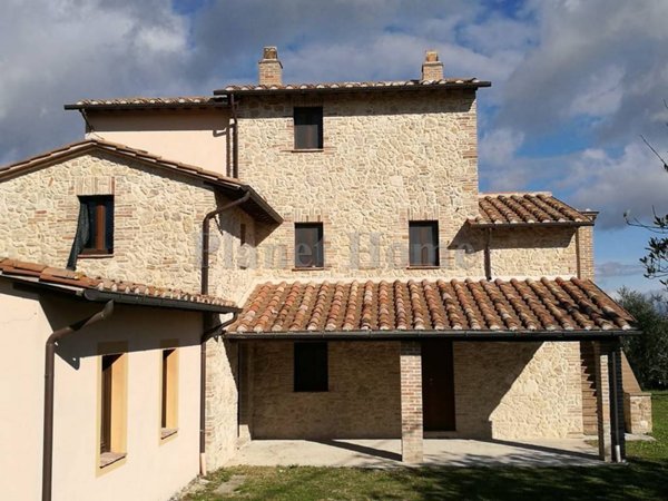 casa indipendente in vendita ad Avigliano Umbro