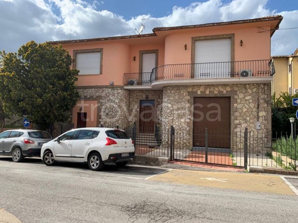 casa indipendente in vendita ad Avigliano Umbro