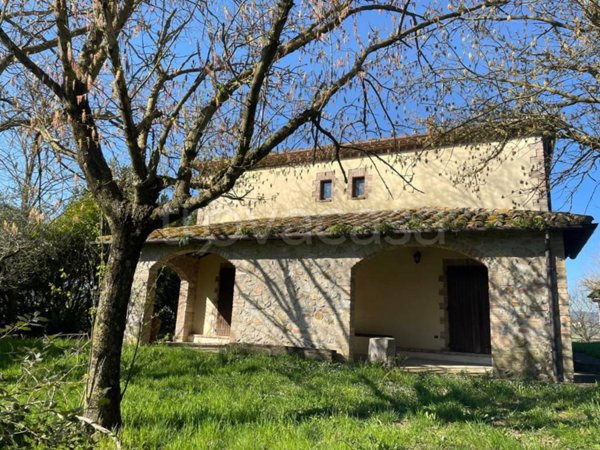 casa indipendente in vendita ad Avigliano Umbro in zona Dunarobba