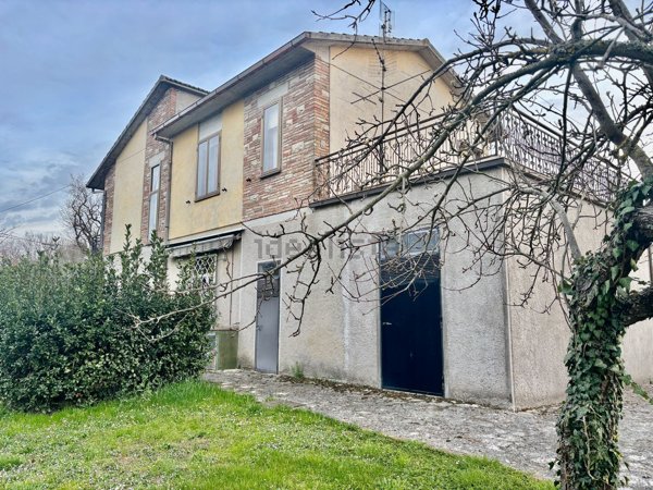 casa indipendente in vendita ad Avigliano Umbro