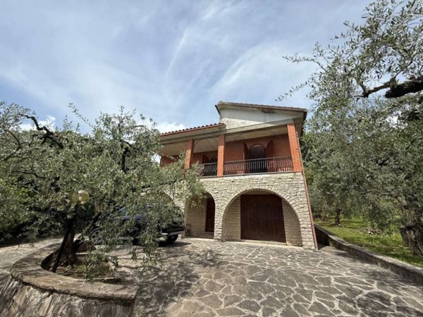 casa indipendente in vendita ad Avigliano Umbro