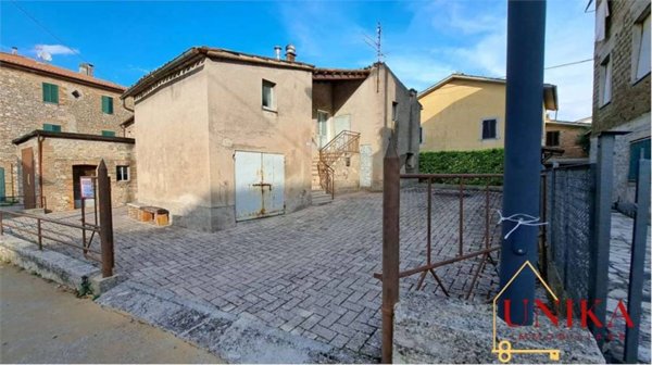 casa indipendente in vendita ad Avigliano Umbro