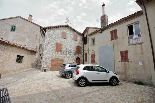 appartamento in vendita ad Avigliano Umbro in zona Toscolano