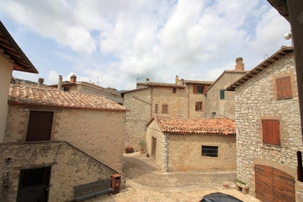 appartamento in vendita ad Avigliano Umbro in zona Toscolano