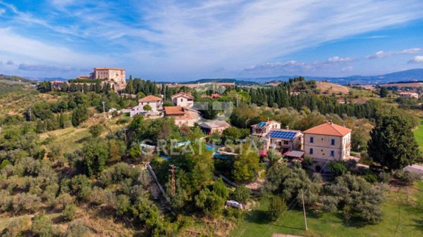 casa indipendente in vendita ad Avigliano Umbro in zona Sismano
