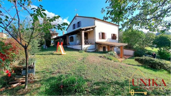 casa indipendente in vendita ad Avigliano Umbro in zona Dunarobba