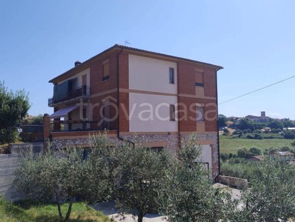 casa indipendente in vendita ad Avigliano Umbro