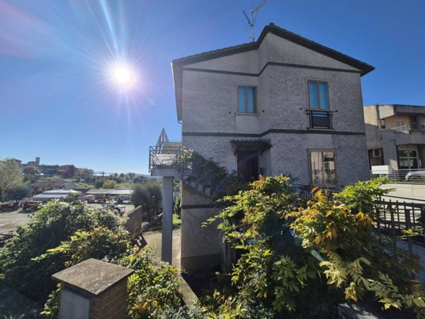 casa indipendente in vendita ad Avigliano Umbro