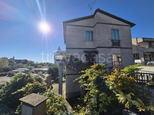 casa indipendente in vendita ad Avigliano Umbro