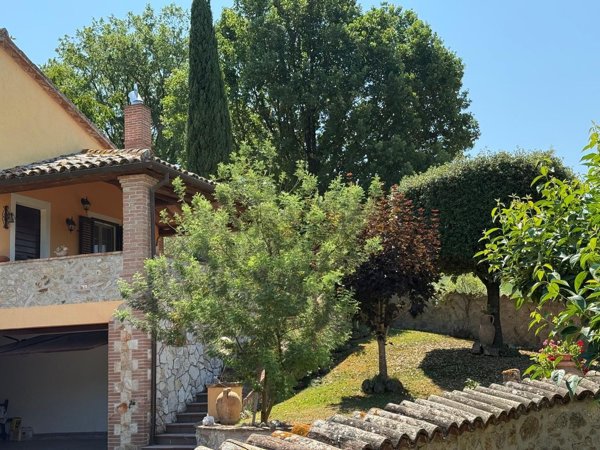 casa indipendente in vendita ad Avigliano Umbro