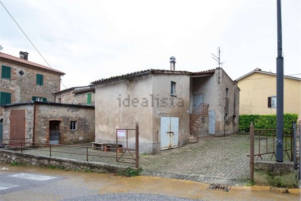 casa indipendente in vendita ad Avigliano Umbro