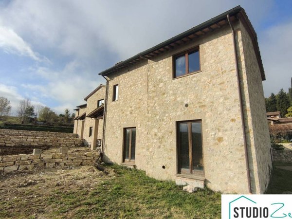 casa indipendente in vendita ad Avigliano Umbro in zona Sismano